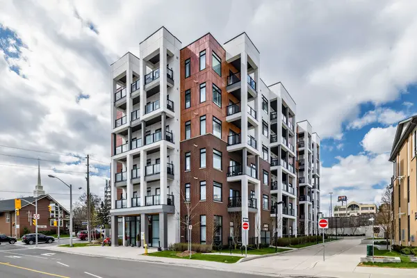 160 Canon Jackson DR #A406, Toronto W04, ON M6M 0B6