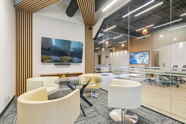 320 Matheson BLVD W #211-B, Mississauga, ON L5R 3R1