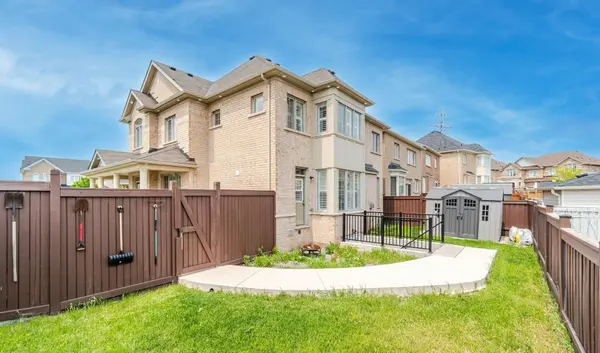 8 Nightland CT, Brampton, ON L6Y 0A5