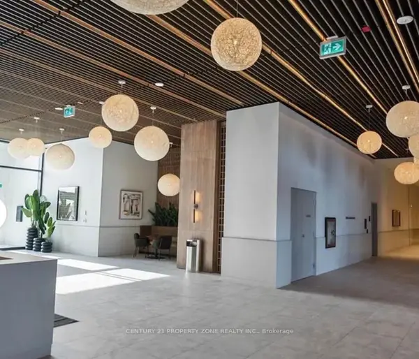 15 Skyridge DR #2107, Brampton, ON L6P 3S4