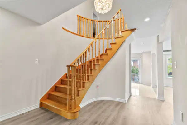 149 Sunforest DR, Brampton, ON L6Z 4B7