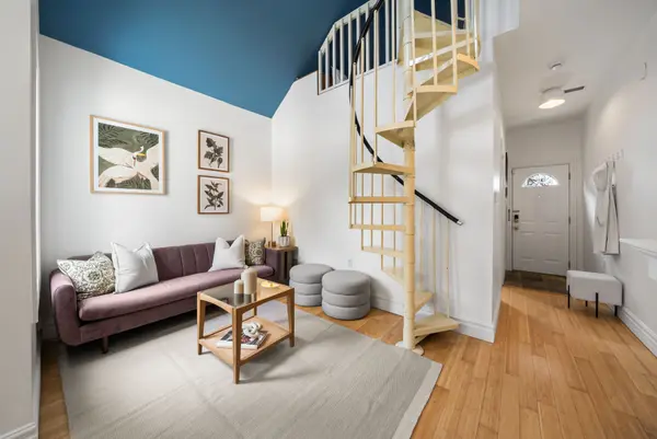 95 1/2 Fuller AVE, Toronto W01, ON M6R 2C4