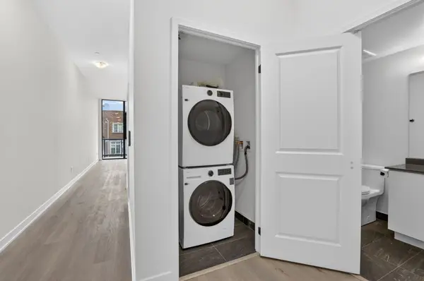 2075 Lakeshore RD #204, Burlington, ON L7R 1E2