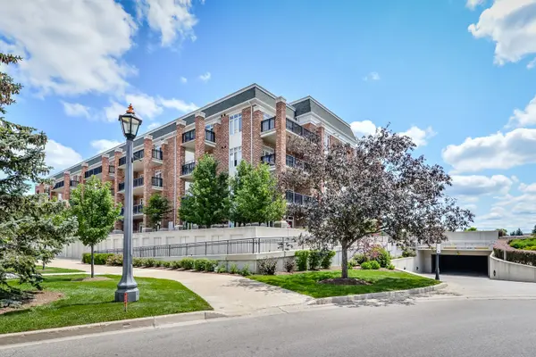 65 Bayberry DR #202, Guelph, ON N1G 5K8