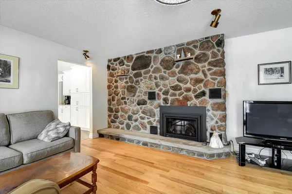 37 Golfview DR, Bancroft, ON K0L 1C0