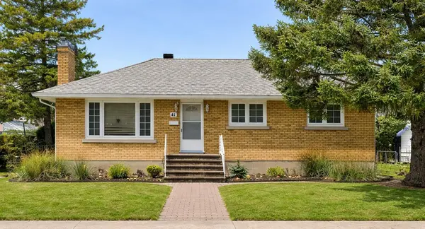 41 Capilano DR, Cityview - Parkwoods Hills - Rideau Shore, ON K2E 6G3