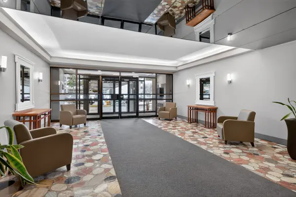 1785 Frobisher LN #704, Alta Vista And Area, ON K1G 3T7