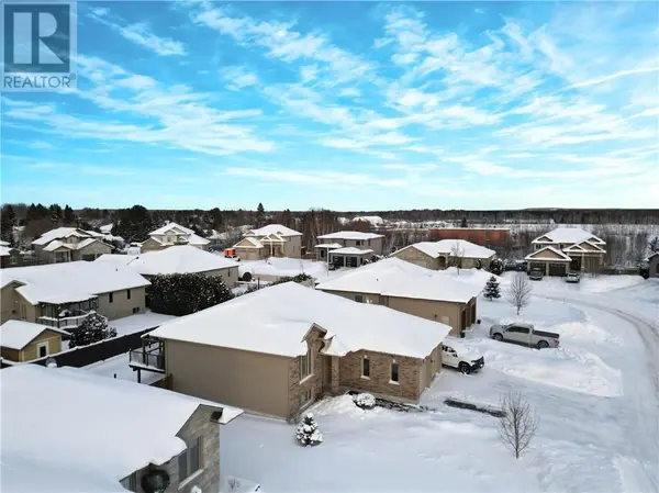 1093 Cloverdale CT, Greater Sudbury, ON P0M 1E0