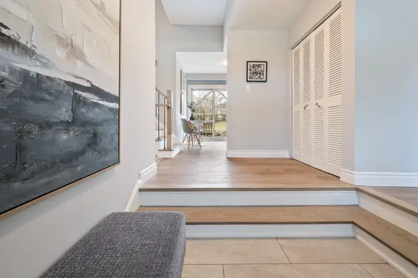 24 Randy AVE, Mono, ON L9W 2A3