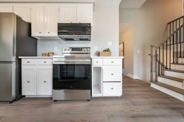 24 Randy AVE, Mono, ON L9W 2A3