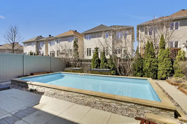 214 Davy ST, Kanata, ON K2M 0H6