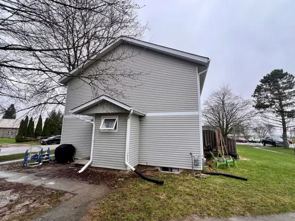 4 St. Charles PL, Huron East, ON N0M 1L0