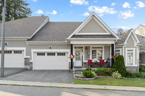 9 Stormont CT, Bracebridge, ON P1L 0B7