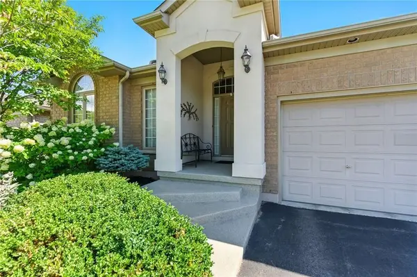 345 Southcote RD, Hamilton, ON L9G 5C4