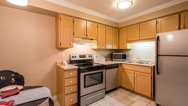 695 Richmond ST #904, London East, ON N6A 5M8