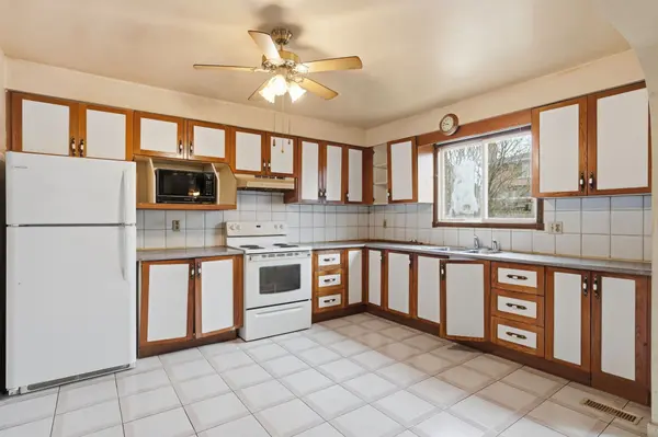 60 Rexford DR, Hamilton, ON L8W 2L9