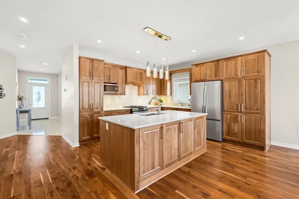 865 Tewin CIR, Orleans - Cumberland And Area, ON K4A 1K1