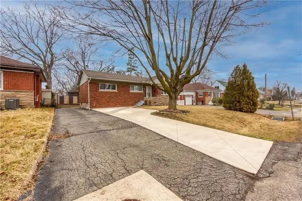 39 BLAND AVE, Hamilton, ON L8G 3R2