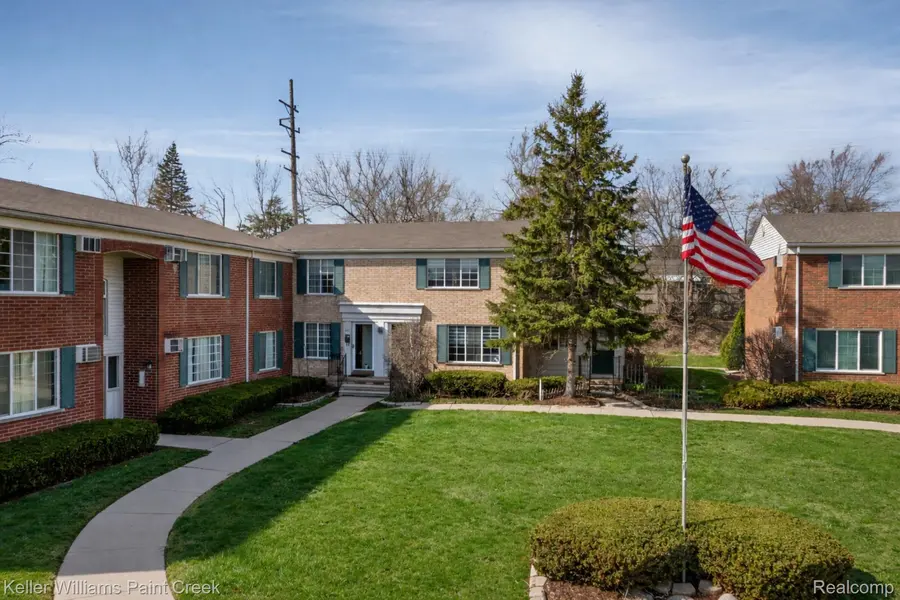 445 Miller AVE, Rochester, MI 48307