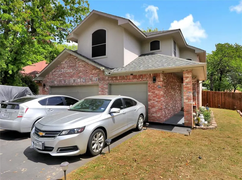 1637 Arbor Ridge Drive, Fort Worth, TX 76112