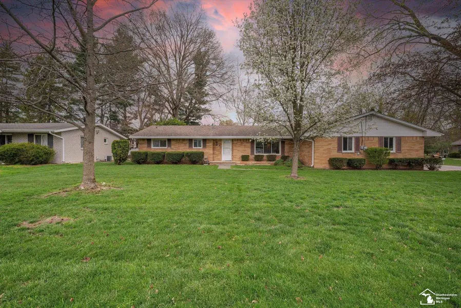 1170 Hillcrest DR, Bedford Twp, MI 48182