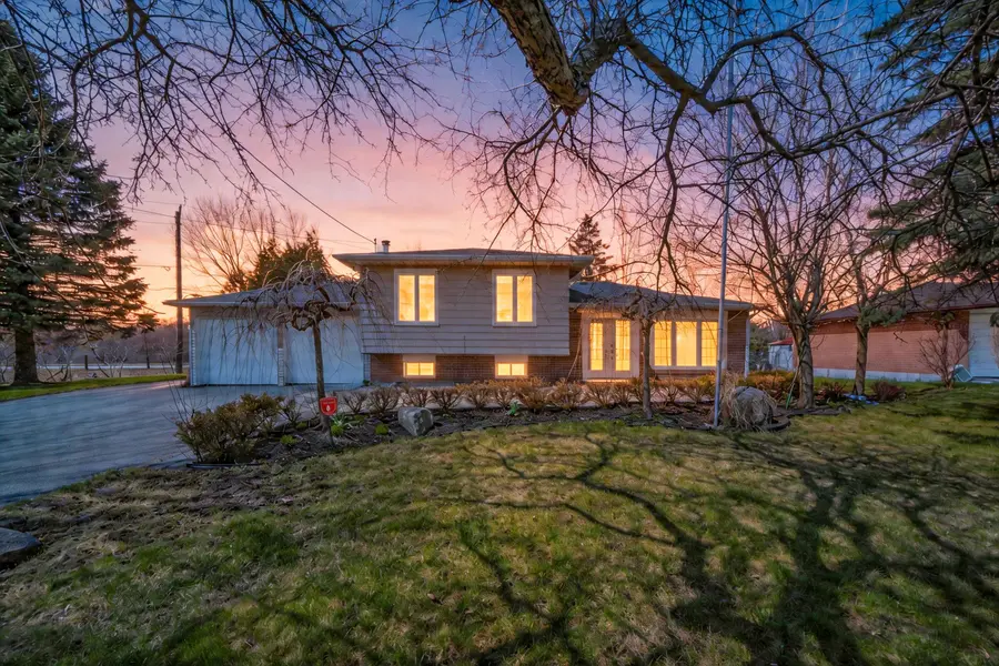 28 Lakeland CRES, Richmond Hill, ON L4E 2Z8
