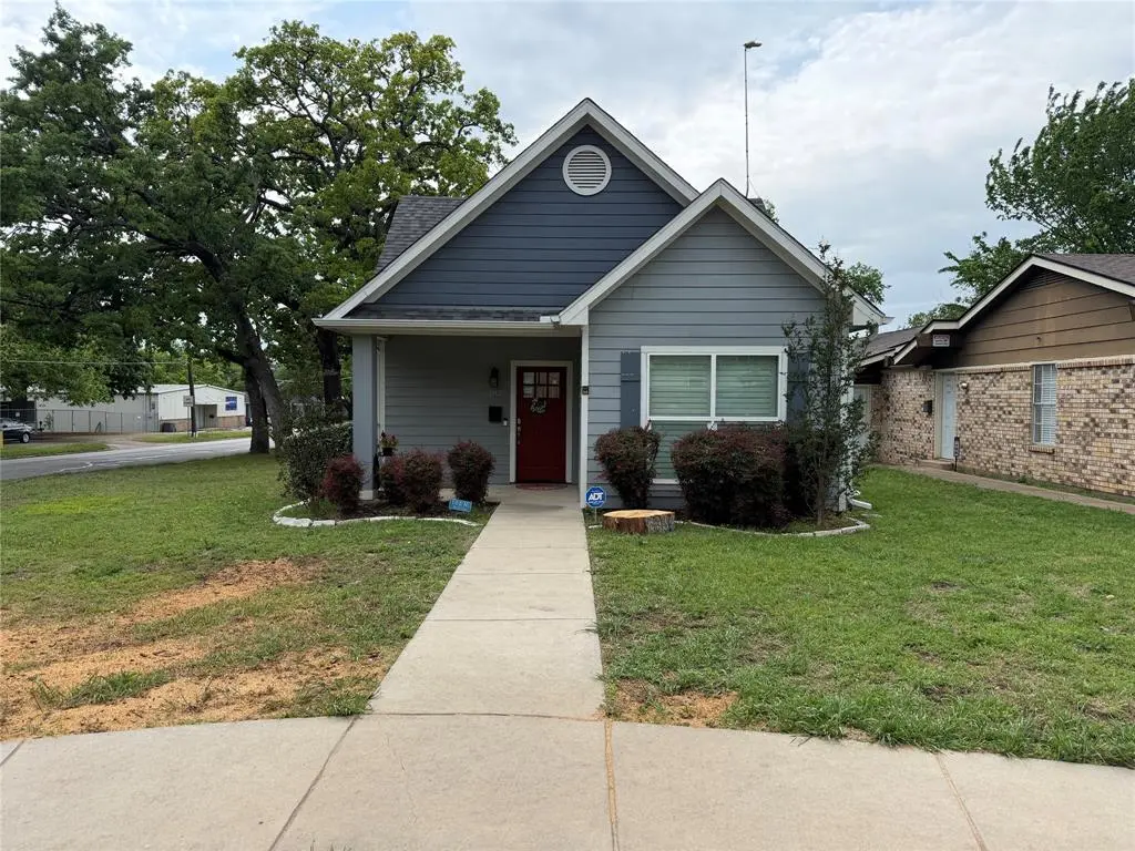 102 N McKown Avenue N, Sherman, TX 75092