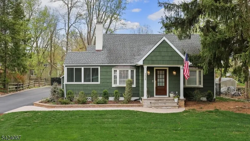 134 W Oak St, Bernards Twp., NJ 07920