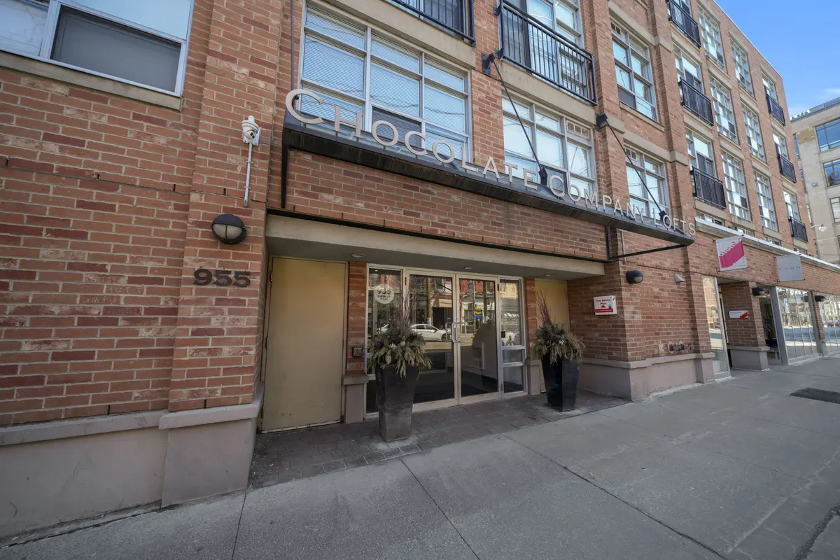 955 Queen ST W #407, Toronto C01, ON M6J 3X5