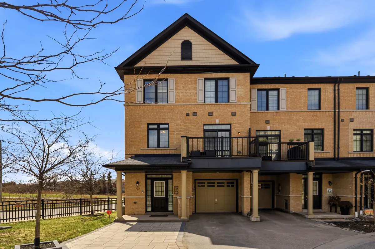 52 Quarrie LN, Ajax, ON L1T 0N1