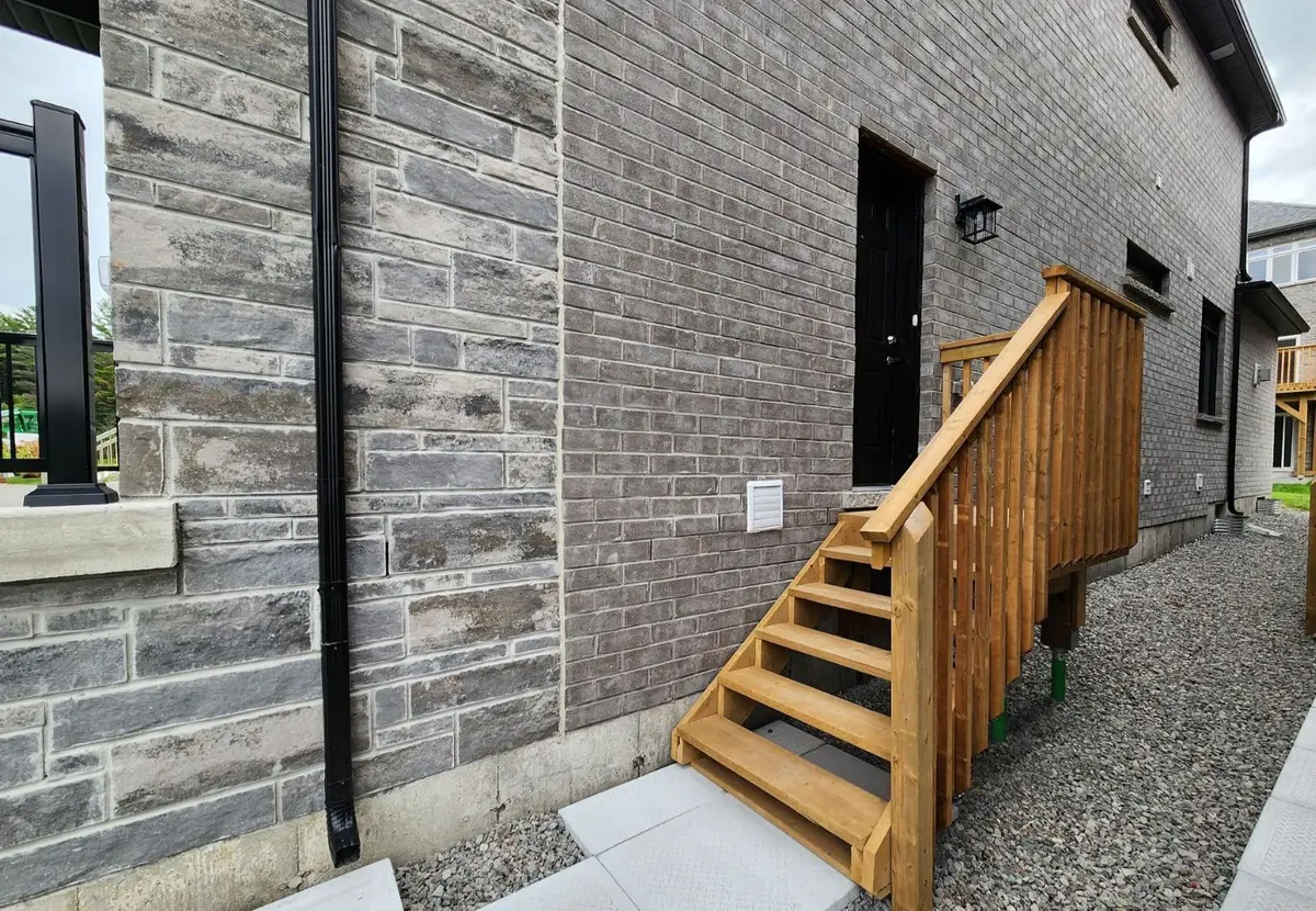 122 Franklin TRL #Lower, Barrie, ON L9J 0J2