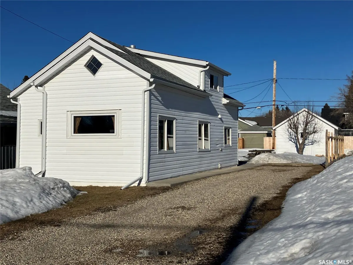 901 2nd STREET W, Nipawin, SK S0E 1E0