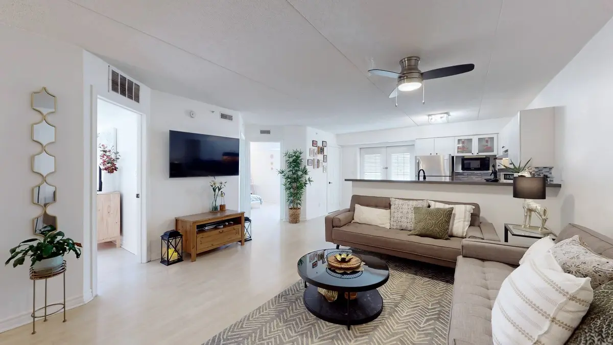 4003 Kilmer DR #111, Burlington, ON L7M 4M1