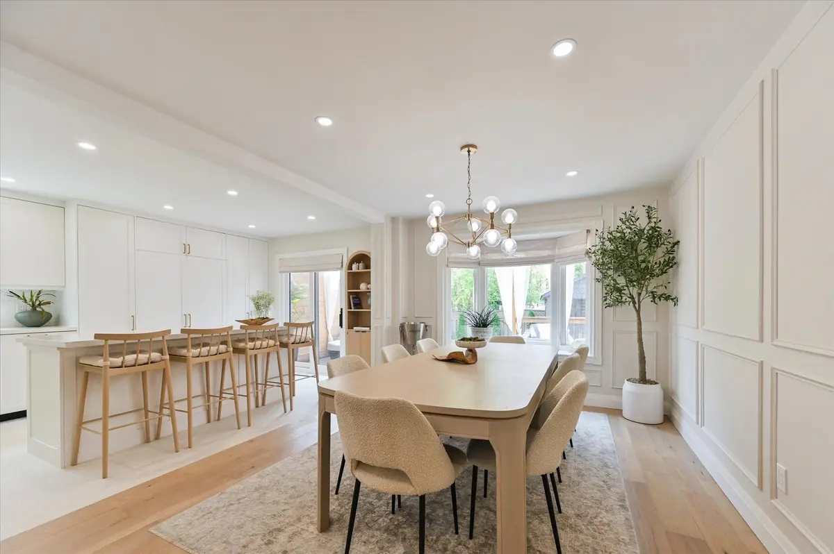 7337 Sandhurst DR, Mississauga, ON L5N 7G7