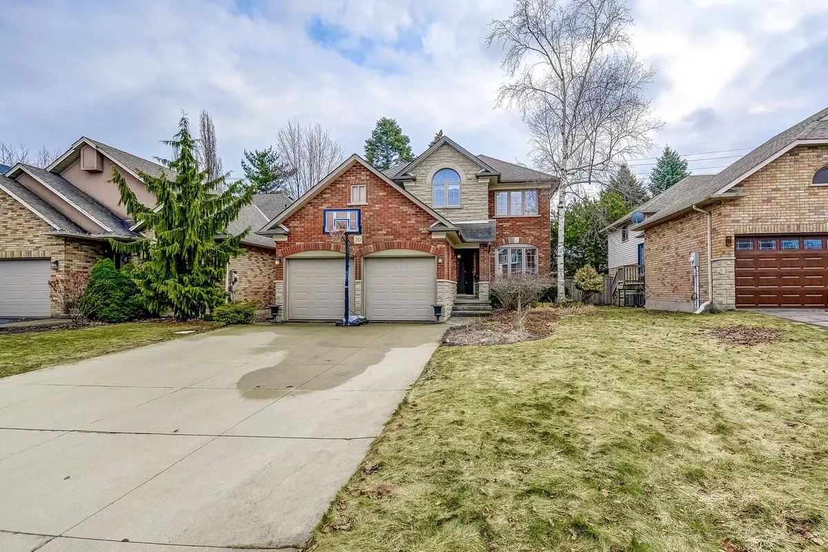 20 Derbyshire ST, Hamilton, ON L9G 4X9