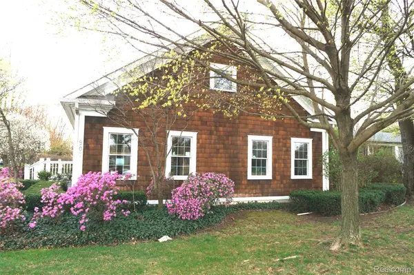 907 W 14 Mile RD, Clawson, MI 48017