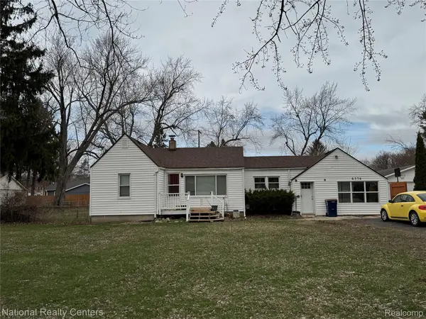 6376 Lanman DR, Waterford Charter Township, MI 48329