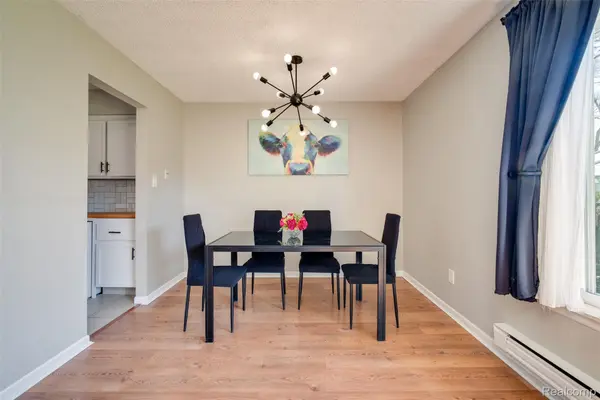 1866 Colonial Village WAY #1, Waterford Charter Township, MI 48328