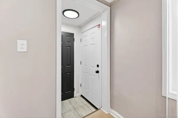 15800 Saint Marys ST, Detroit, MI 48227