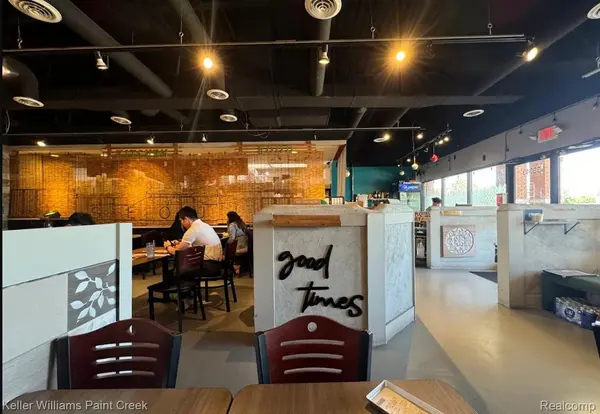 39743 Grand River Ave, Novi, MI 48375