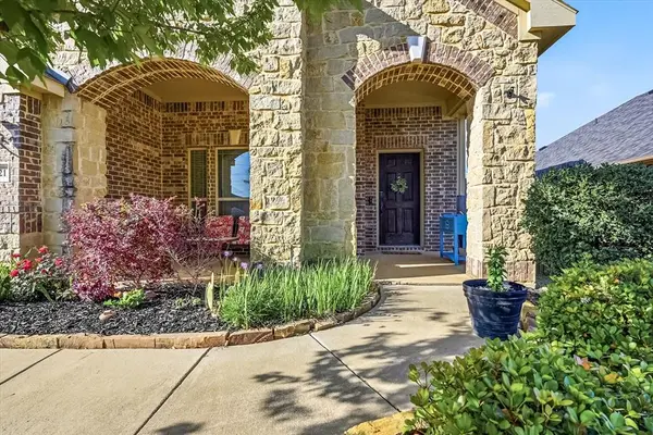 8421 Bonanza Street, Aubrey, TX 76227