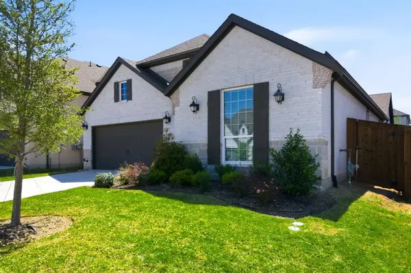 910 Winter Cherry Lane, Haslet, TX 76052