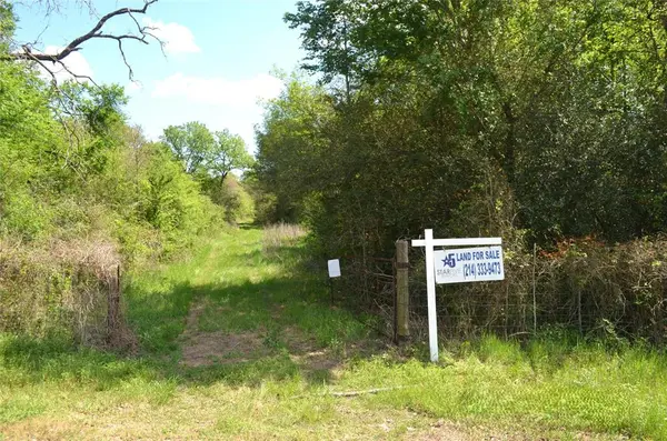 977 E, Leona, TX 75850