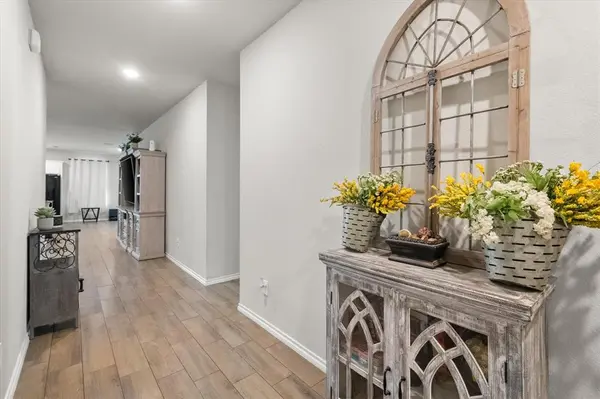 8201 Tomcat Trail, Godley, TX 76044