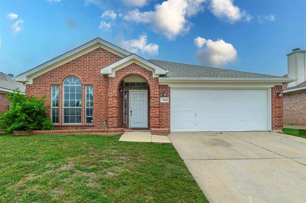 7404 Grass Valley Trail, Fort Worth, TX 76123