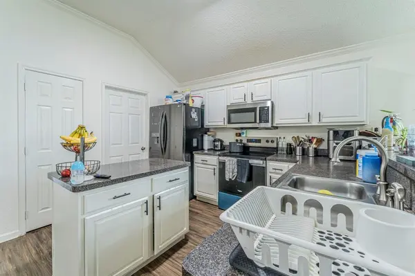 7404 Grass Valley Trail, Fort Worth, TX 76123