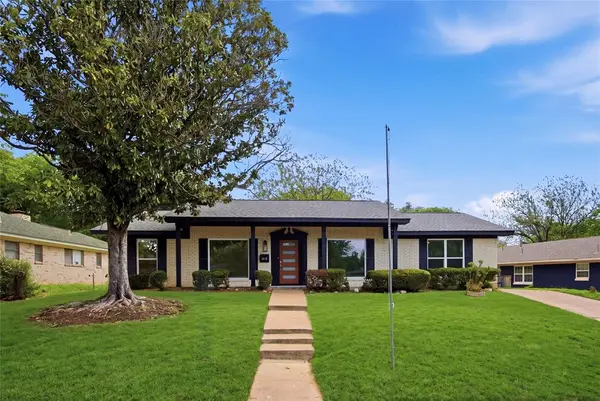 3013 Conejos Drive, Fort Worth, TX 76116