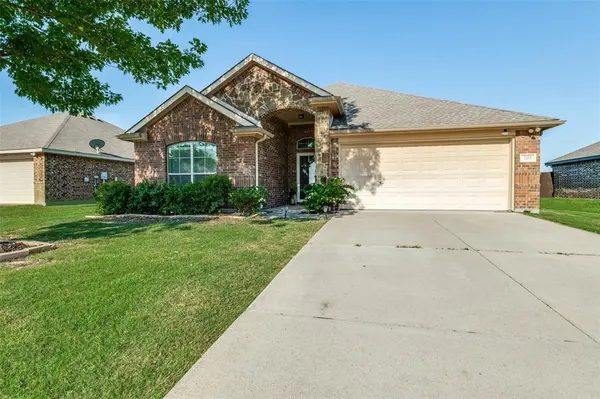 203 Commonwealth Circle, Waxahachie, TX 75165