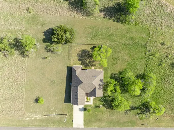 19126 White Bluff Drive, Whitney, TX 76692