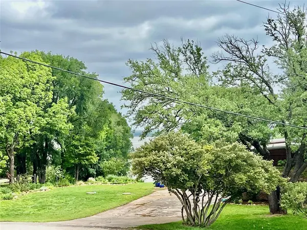 309 Broken Arrow, Comanche, TX 76442